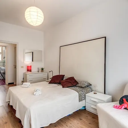 Zeus House Rom