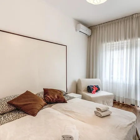 Zeus House Apartment *