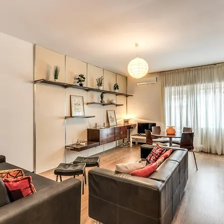 Zeus House דירה
